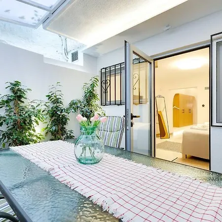 Magpie'S Nest Athens Apartment Exterior photo